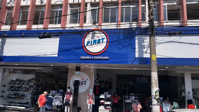 First Calçados e Confecções