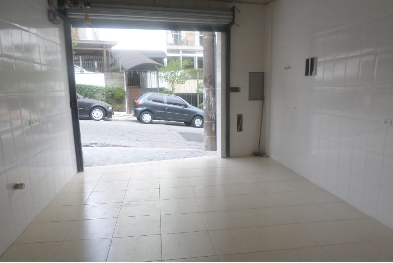 Salão prox. centro Osasco porta aut. e nobreak, azulejado, porcelanato e WC